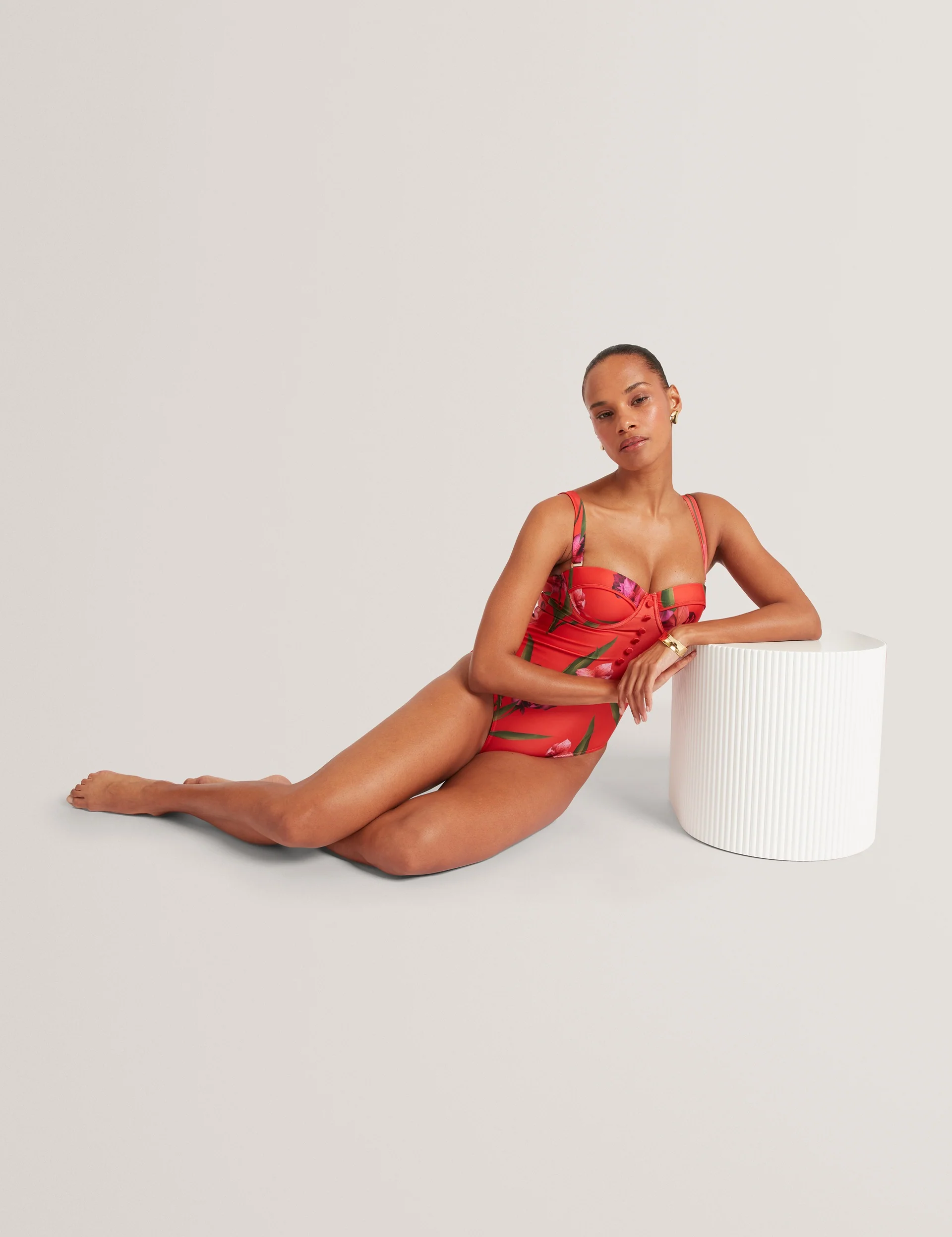 QUWELLA | BRIGHT RED - Image 4