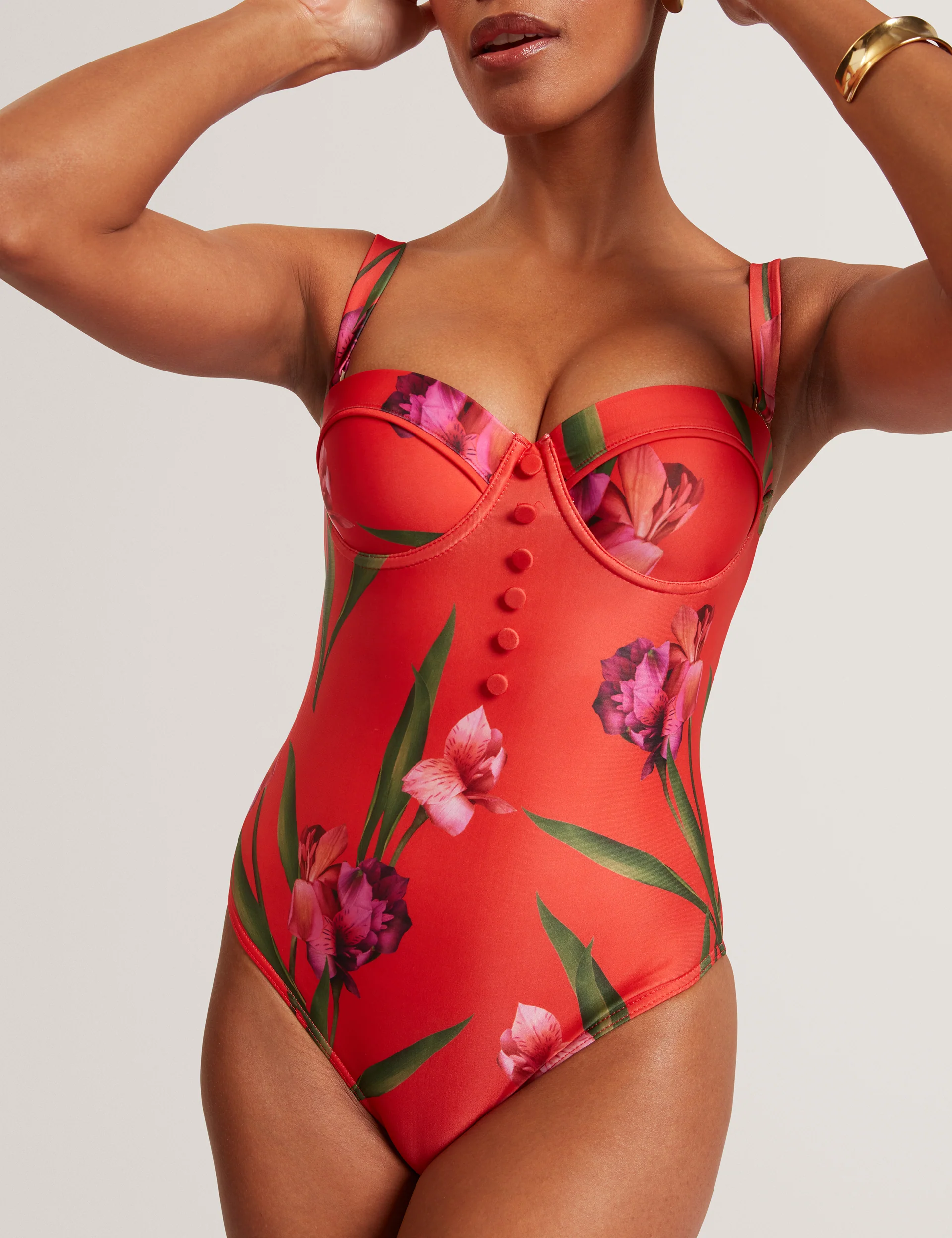 QUWELLA | BRIGHT RED - Image 5