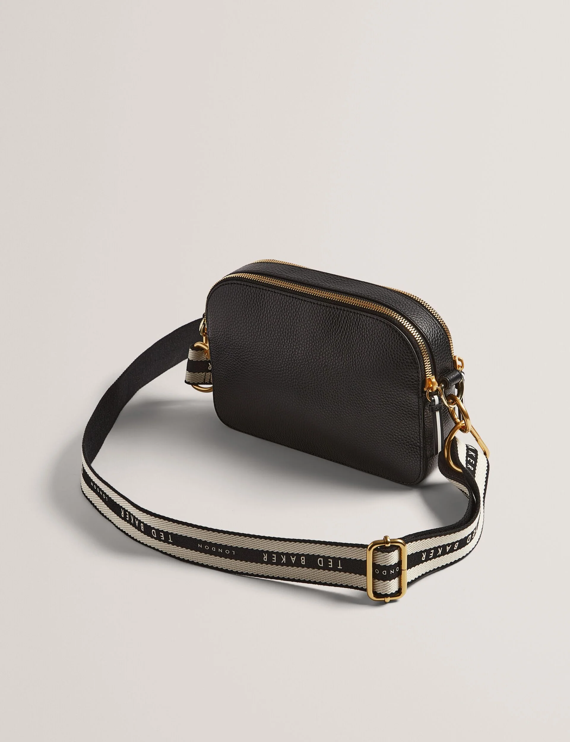 RIVEA | BLACK - Image 5