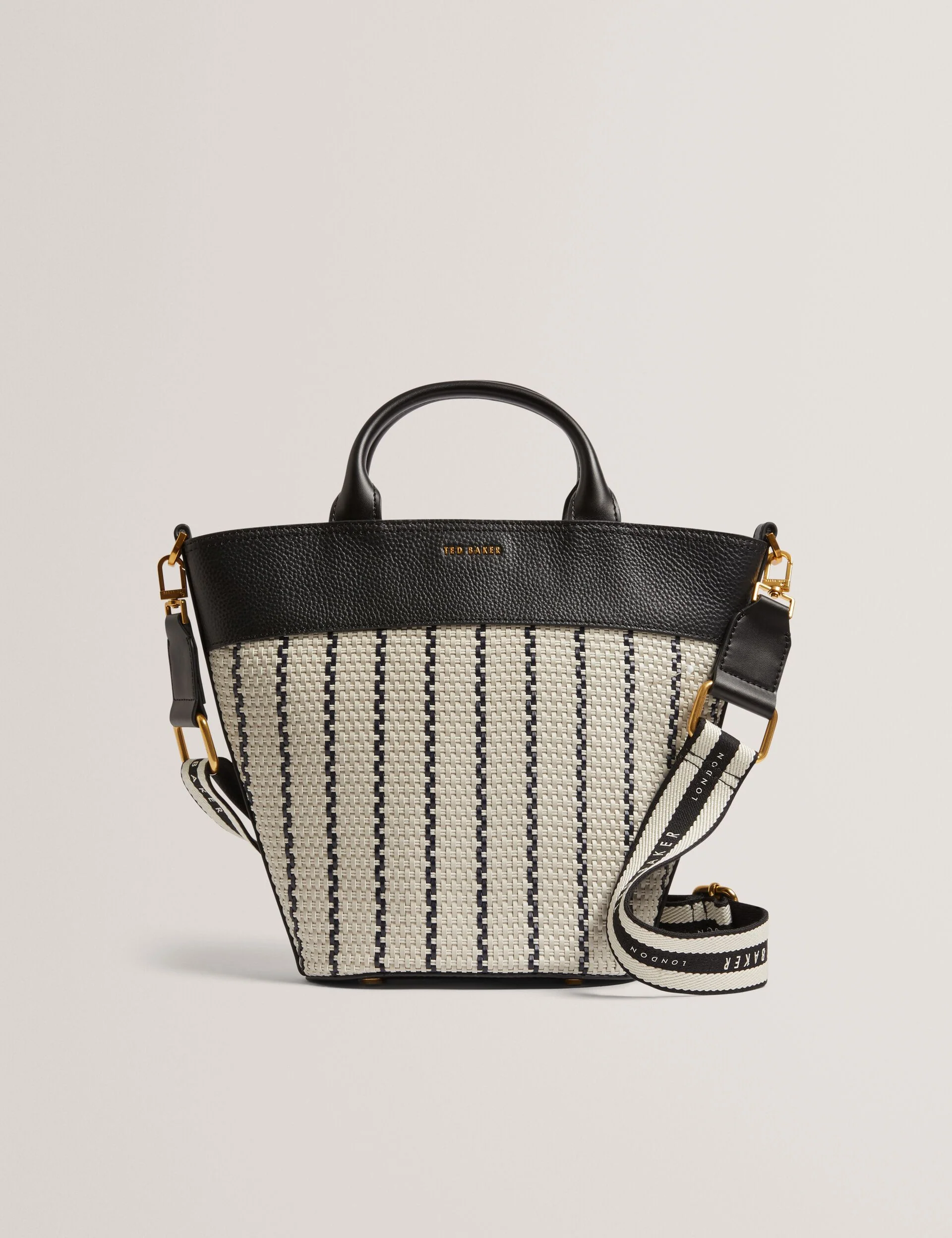 RIVERI | BLACK