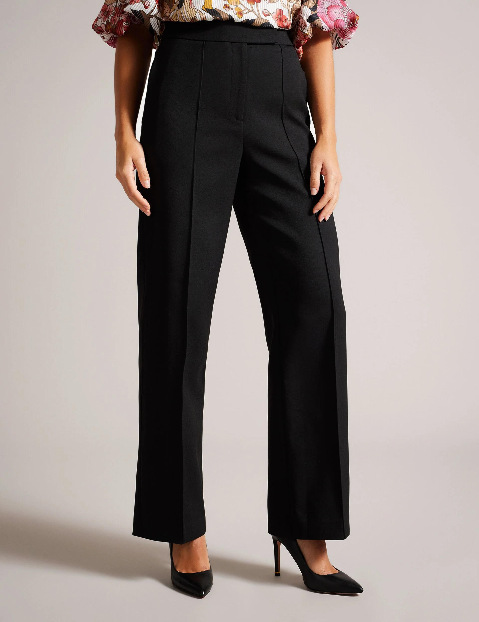 RIYANN | BLACK