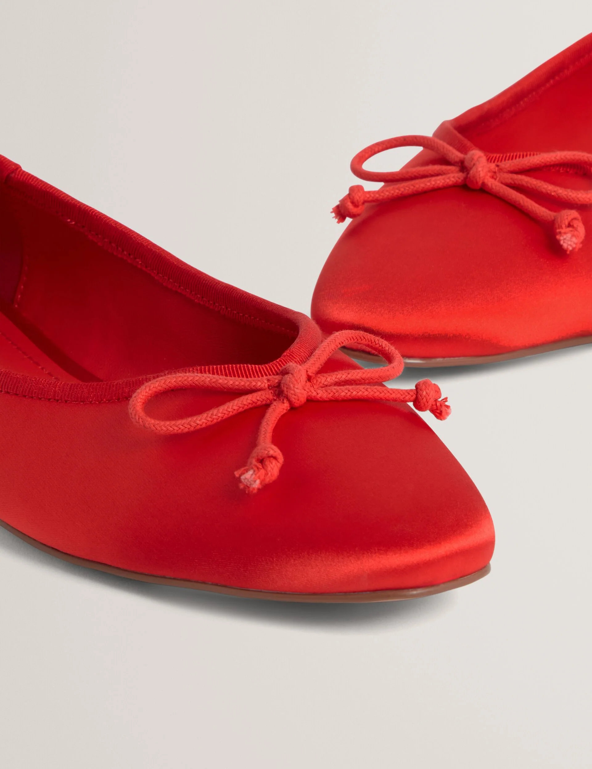 SALIIY | RED - Image 3