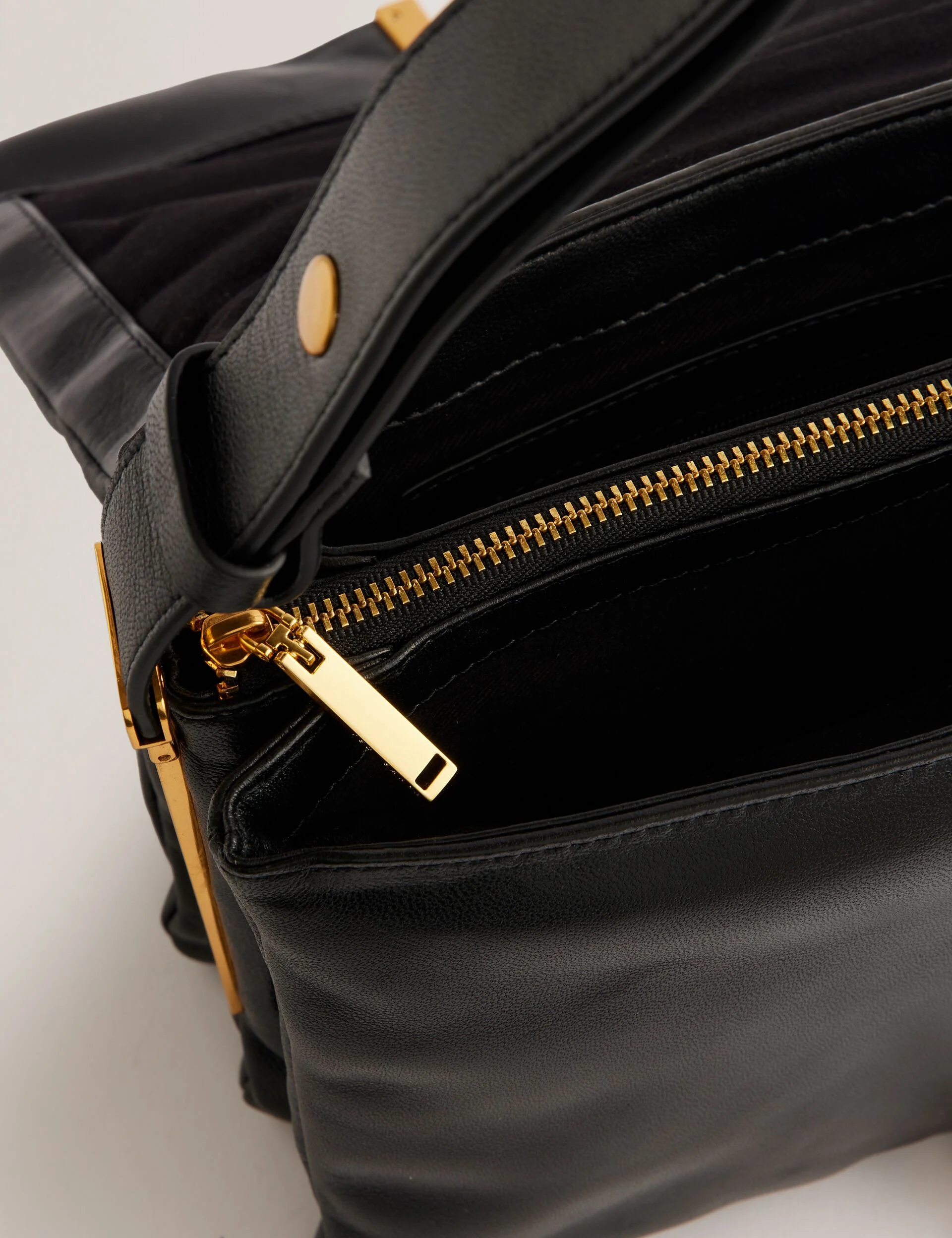 SAMILLI | BLACK - Image 4