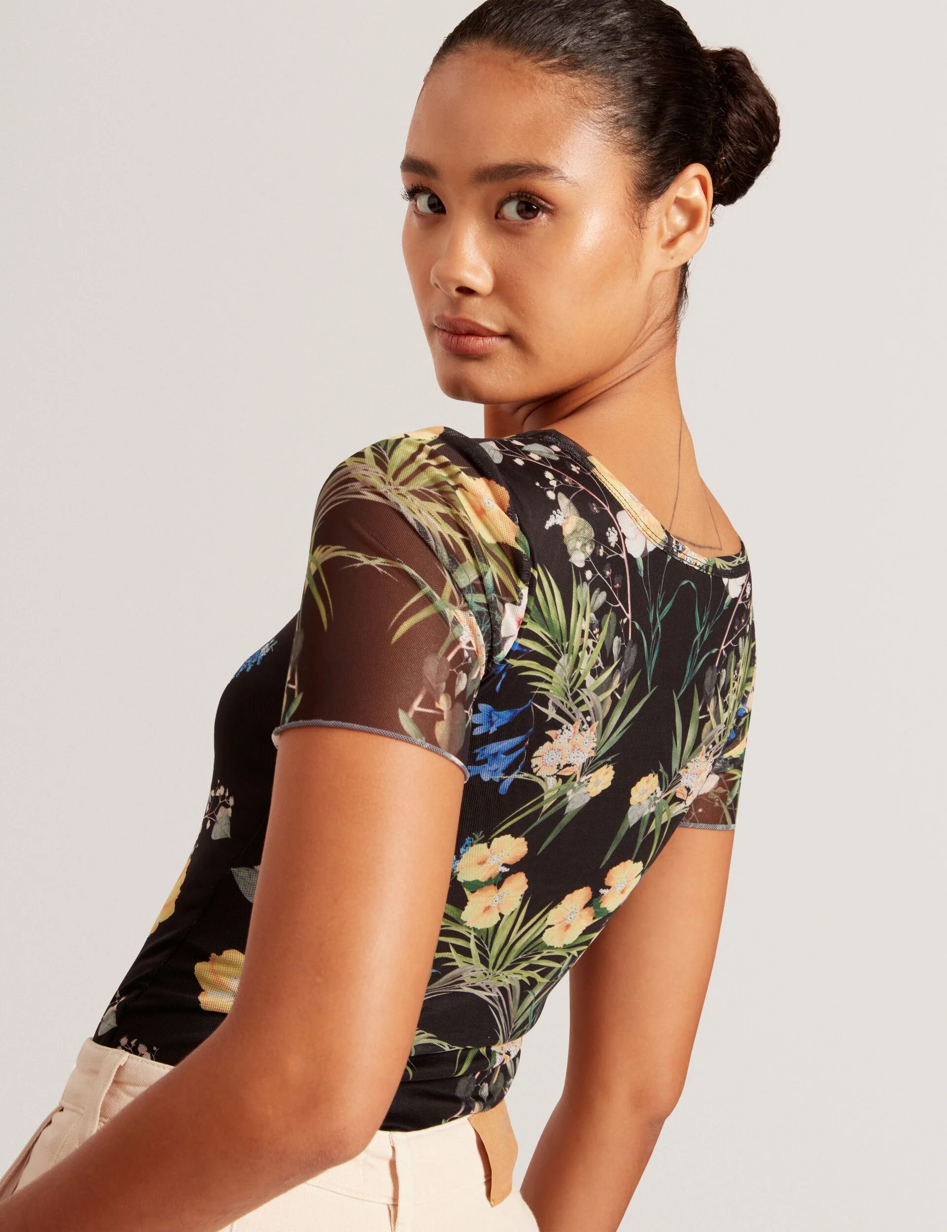 SHORT SLEEVE CREW MESH TOP | BLACK - Image 6