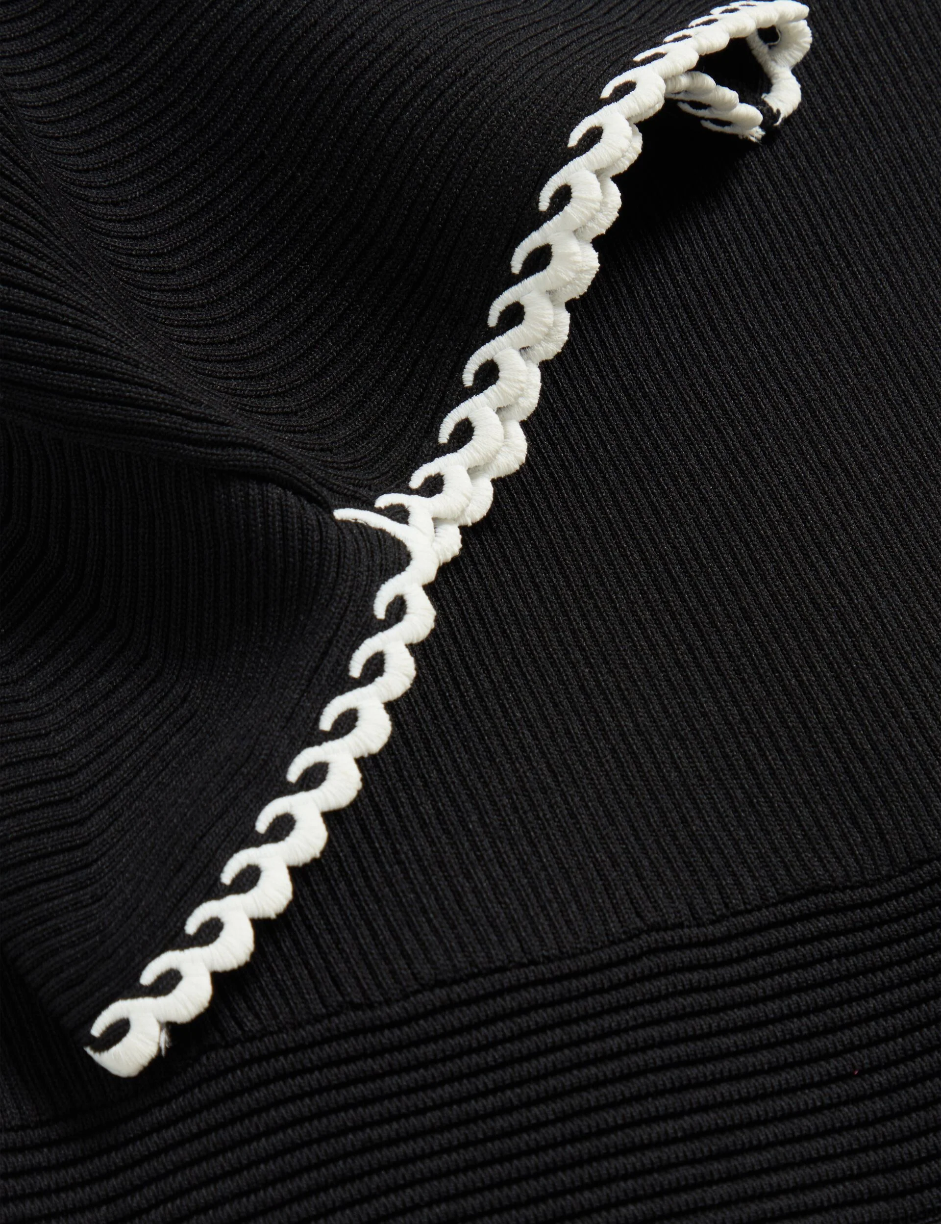 SHORT SLEEVE CREW NECK MINI DRESS | BLACK - Image 3