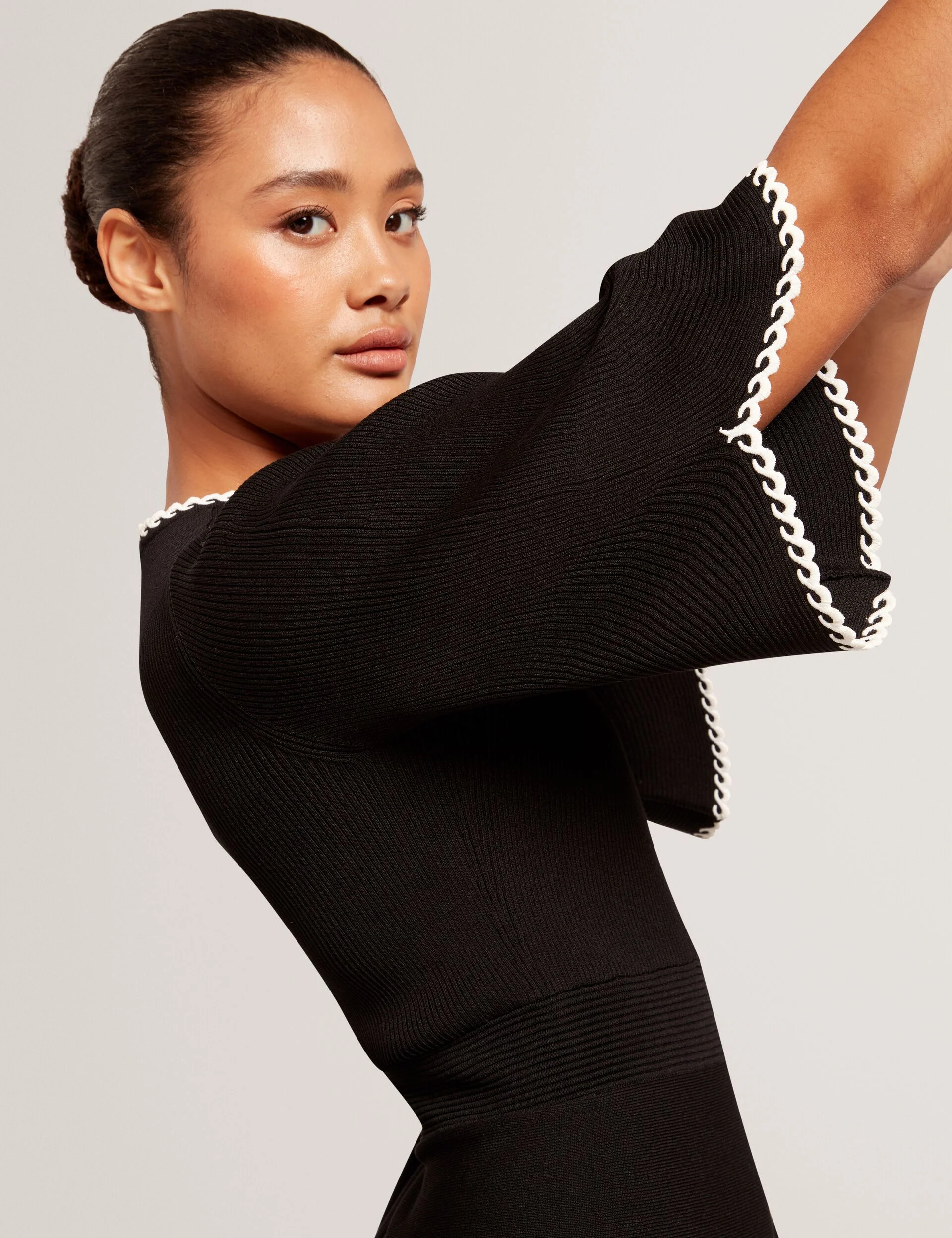 SHORT SLEEVE CREW NECK MINI DRESS | BLACK - Image 7