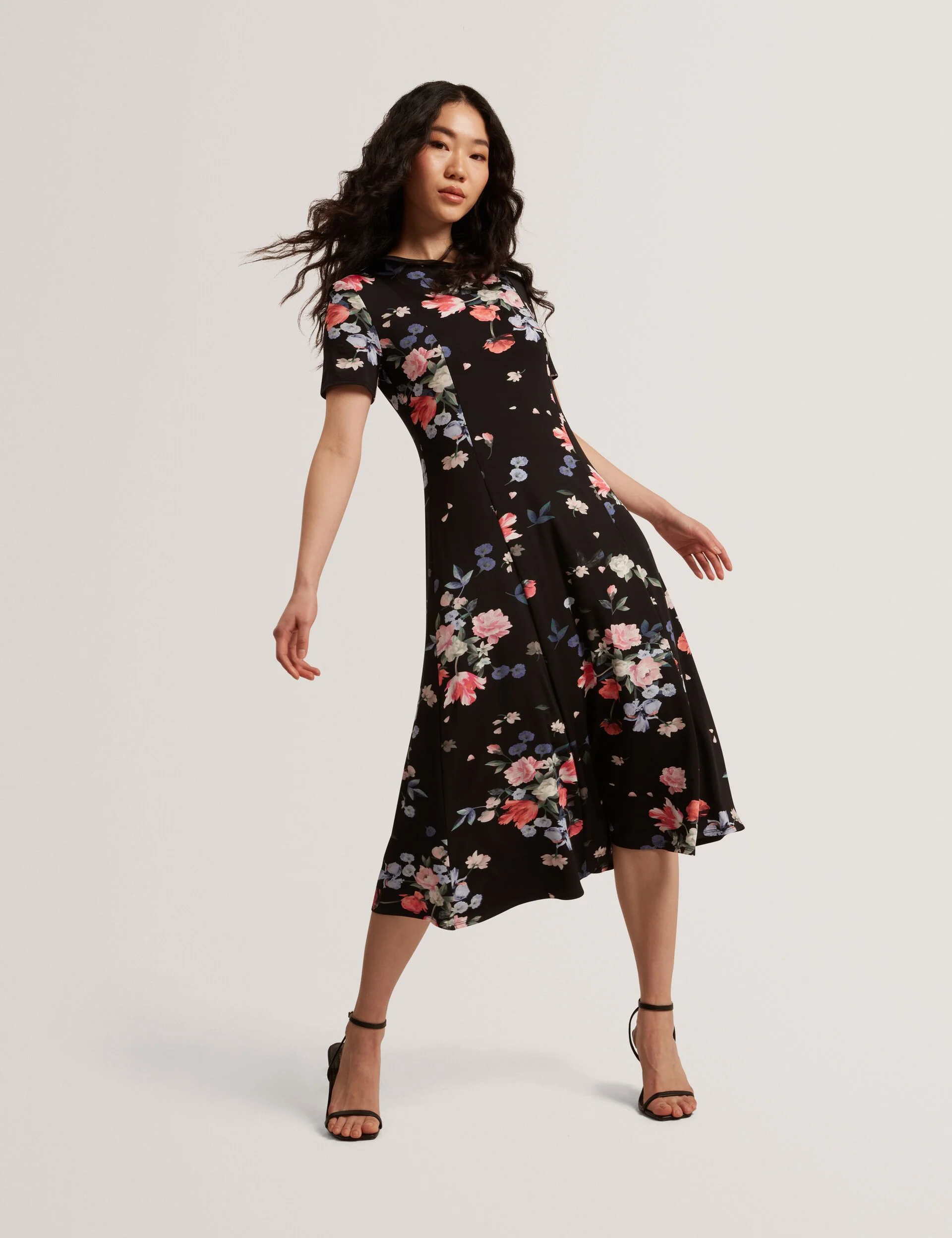 SHORT SLEEVE JERSEY MAXI DRESS | BLACK - Image 6