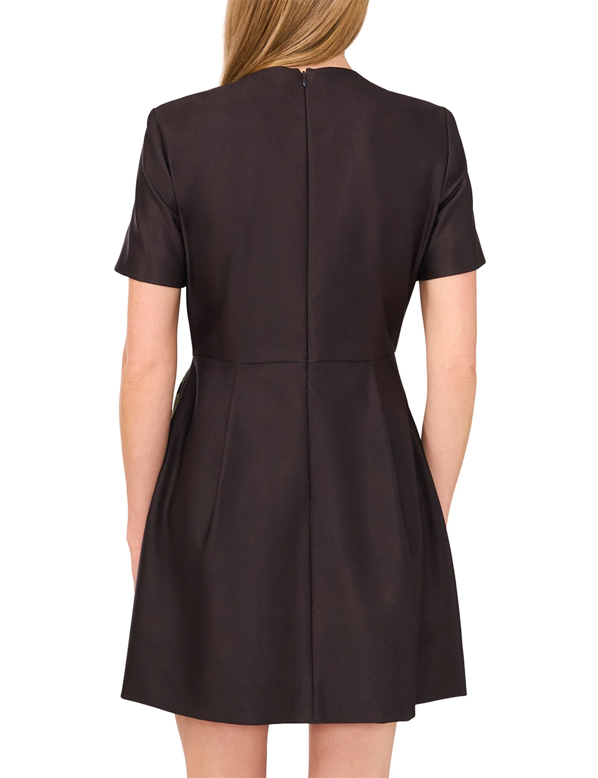 SHORT SLEEVE FLORAL PLEATED MINI DRESS | BLACK - Image 3