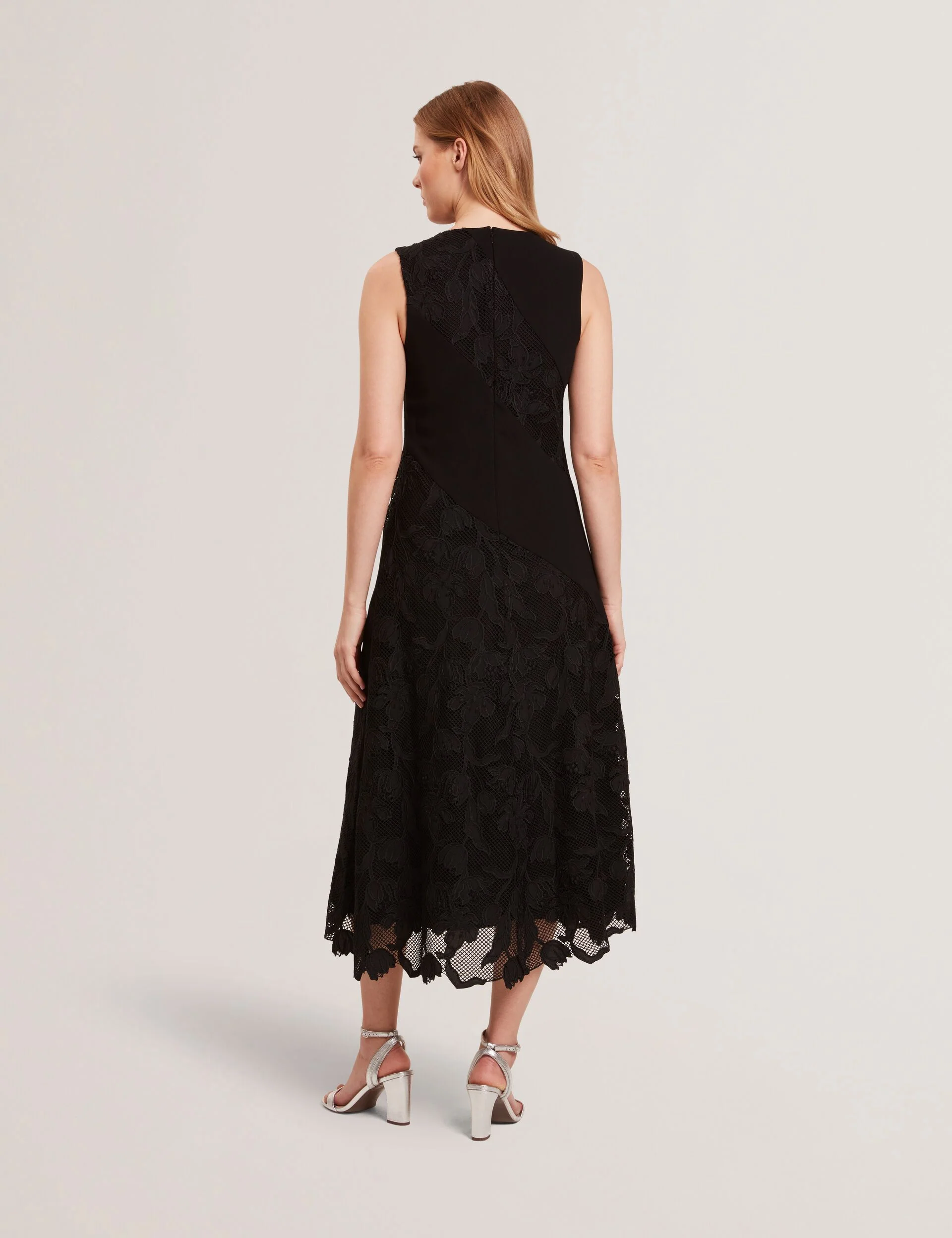 SLEEVELESS LACE APPLIQUE MIDI DRESS | BLACK - Image 4