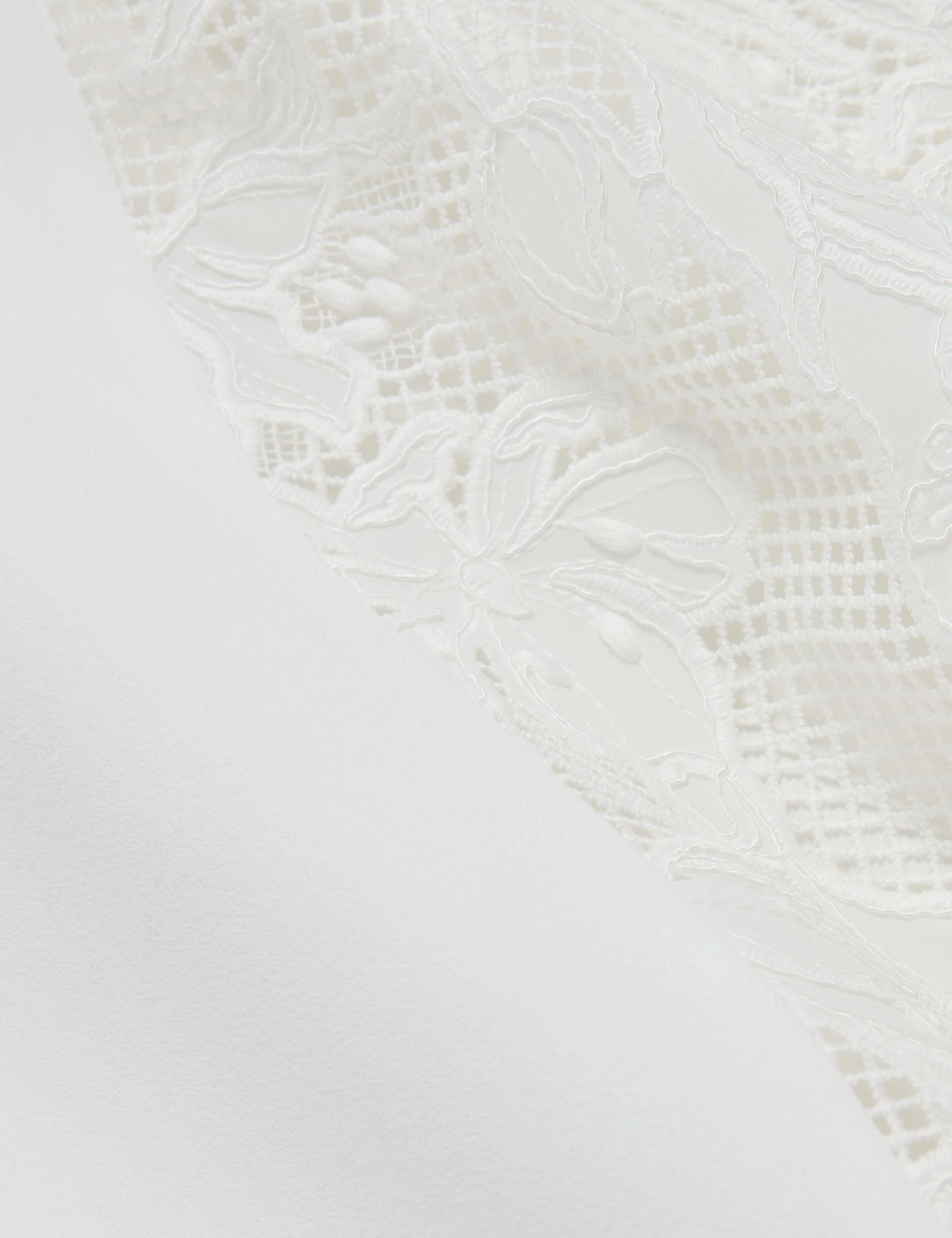 SLEEVELESS LACE APPLIQUE MIDI DRESS | WHITE - Image 3