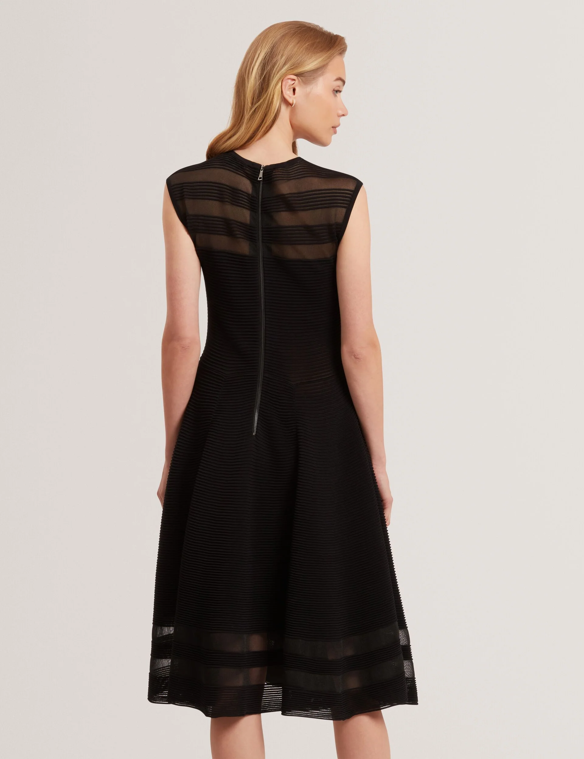 SUUSAAN | BLACK - Image 5