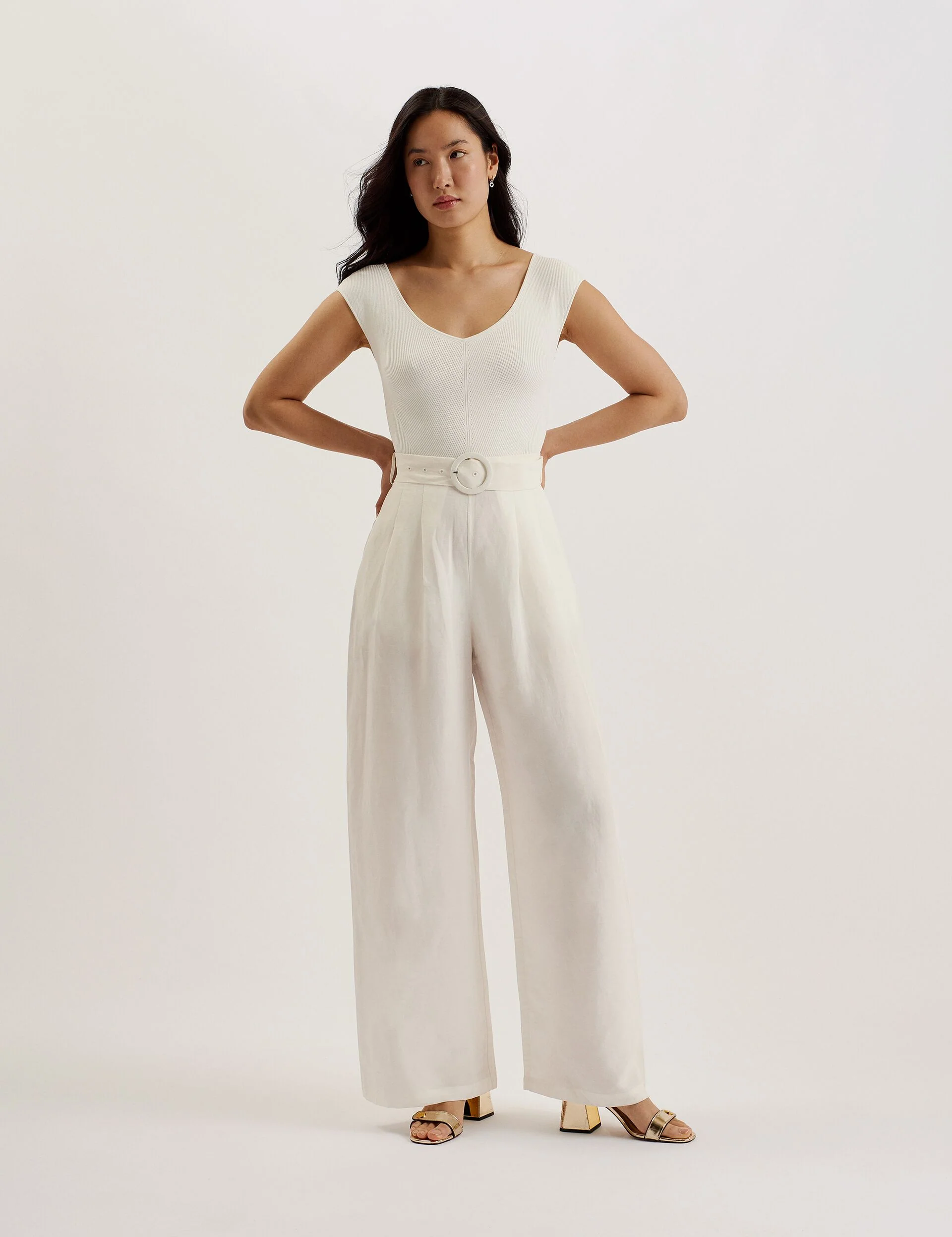 TABBIAA | WHITE