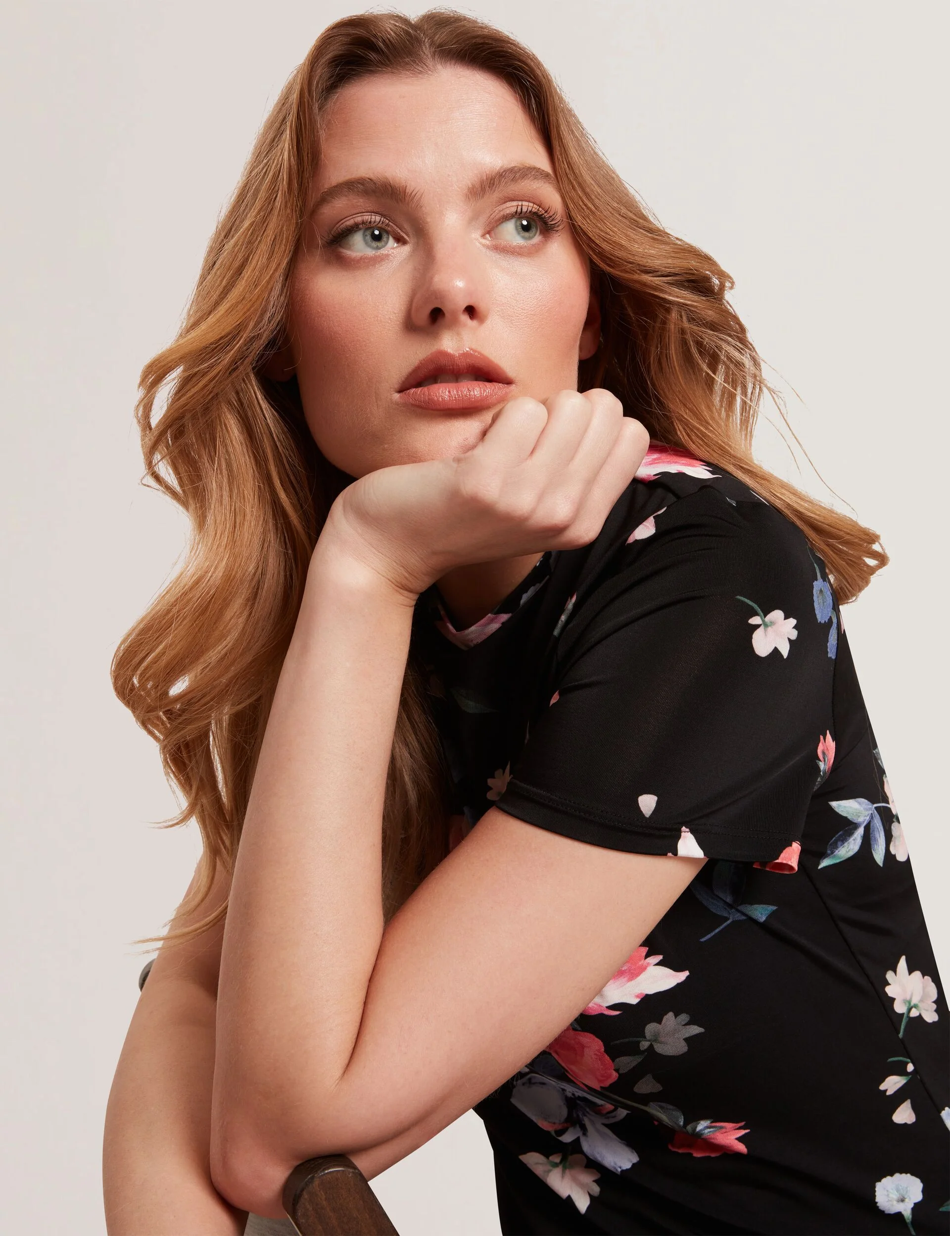ALLOVER FLORAL T-SHIRT | BLACK - Image 7