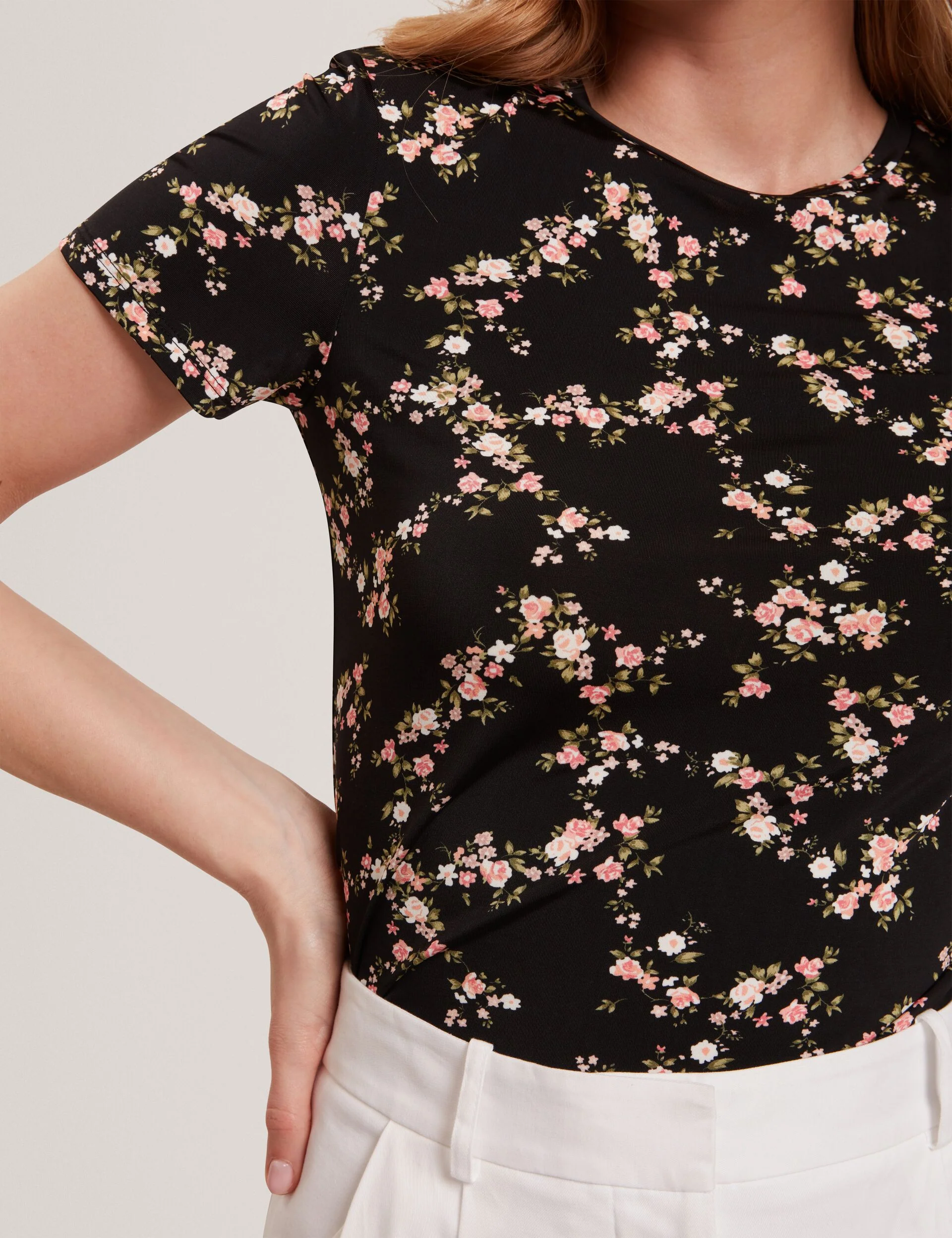 ALLOVER FLORAL T-SHIRT | BLACK - Image 5