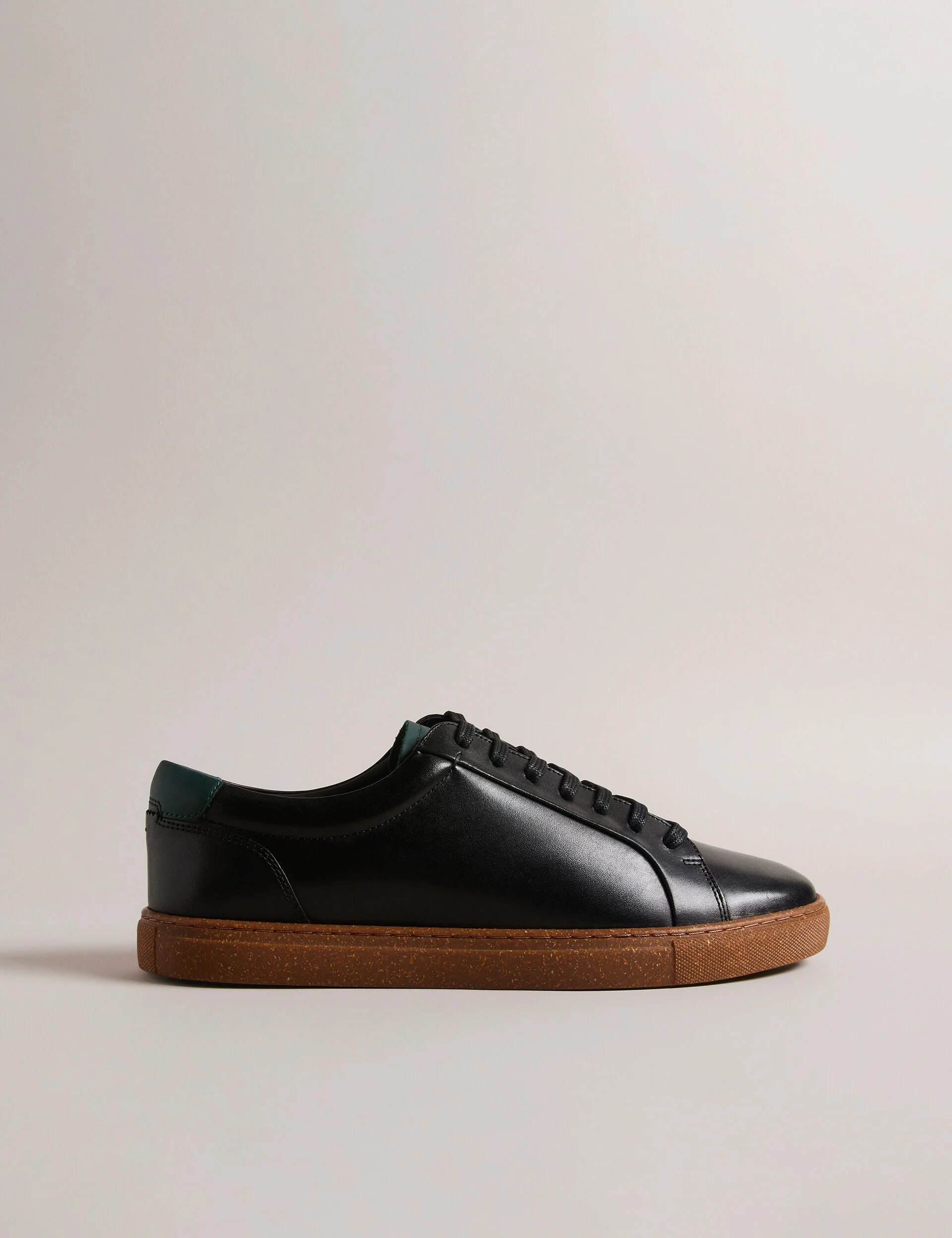 UDAMOU | BLACK