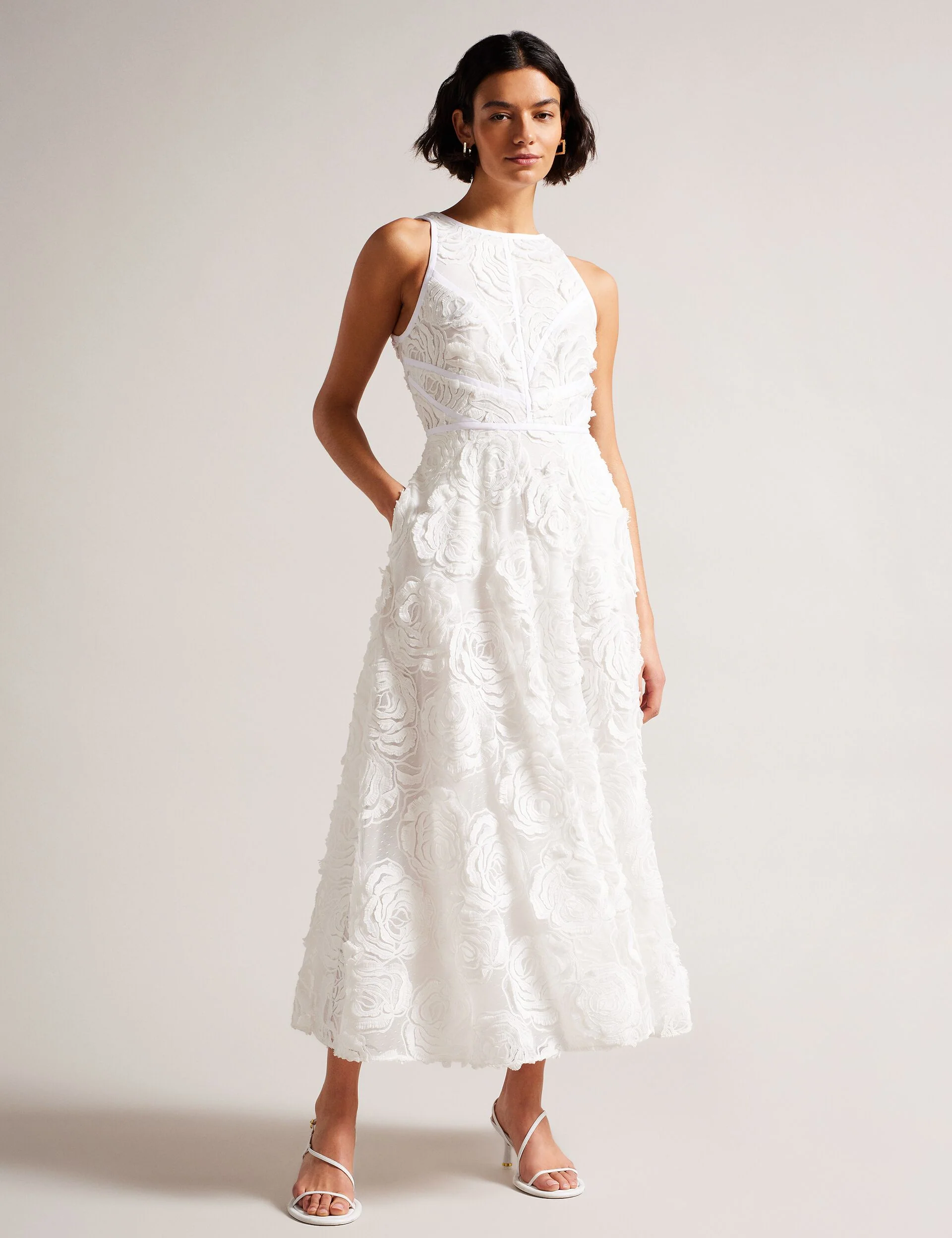 ULLAA | WHITE