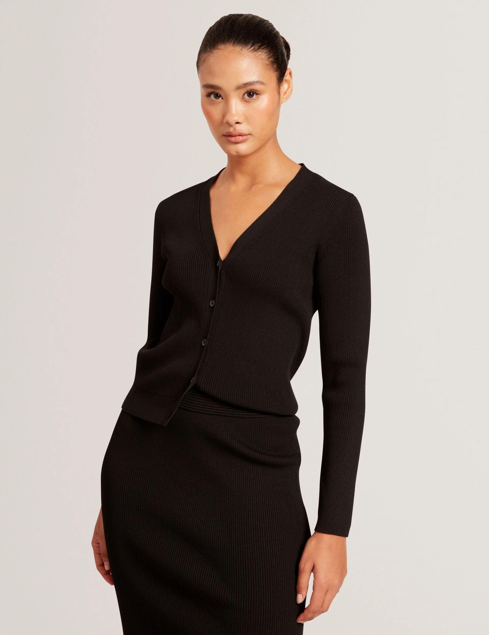 V-NECK CARDIGAN WITH RIB | BLACK - Image 4