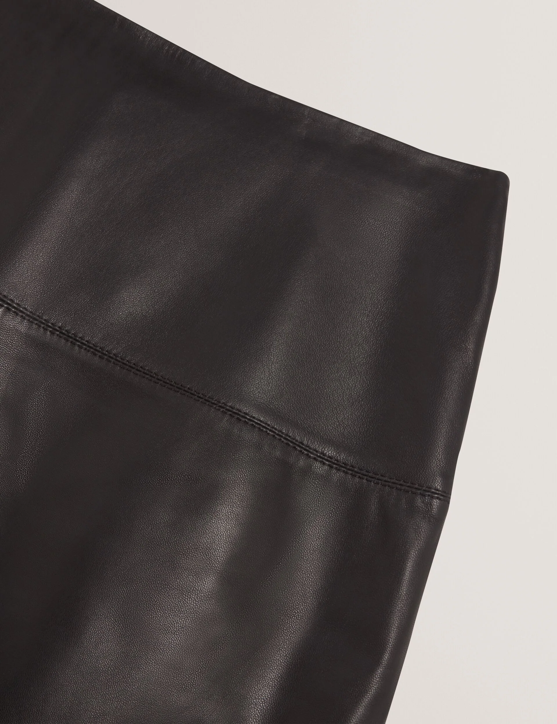 VALIAT | BLACK - Image 3