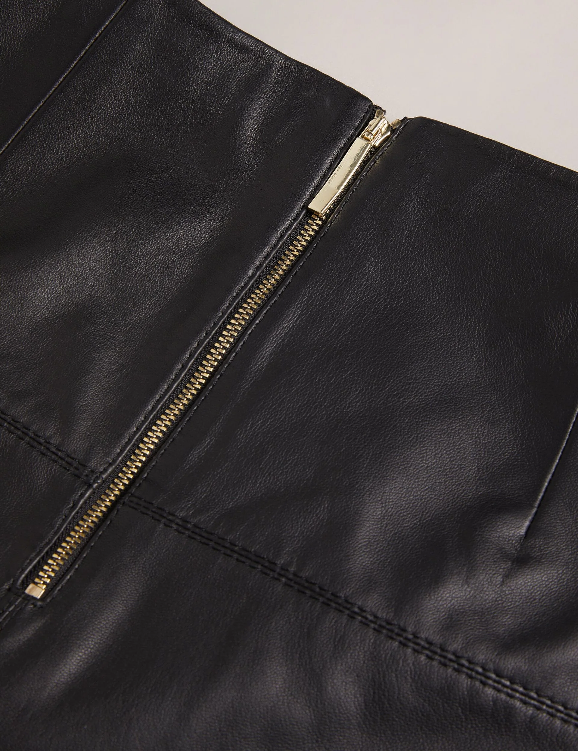VALIAT | BLACK - Image 7