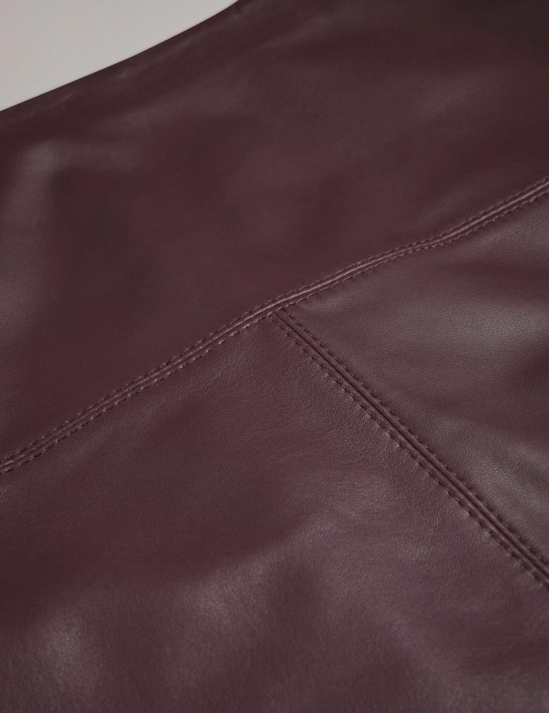 VALIAT | DARK RED - Image 3