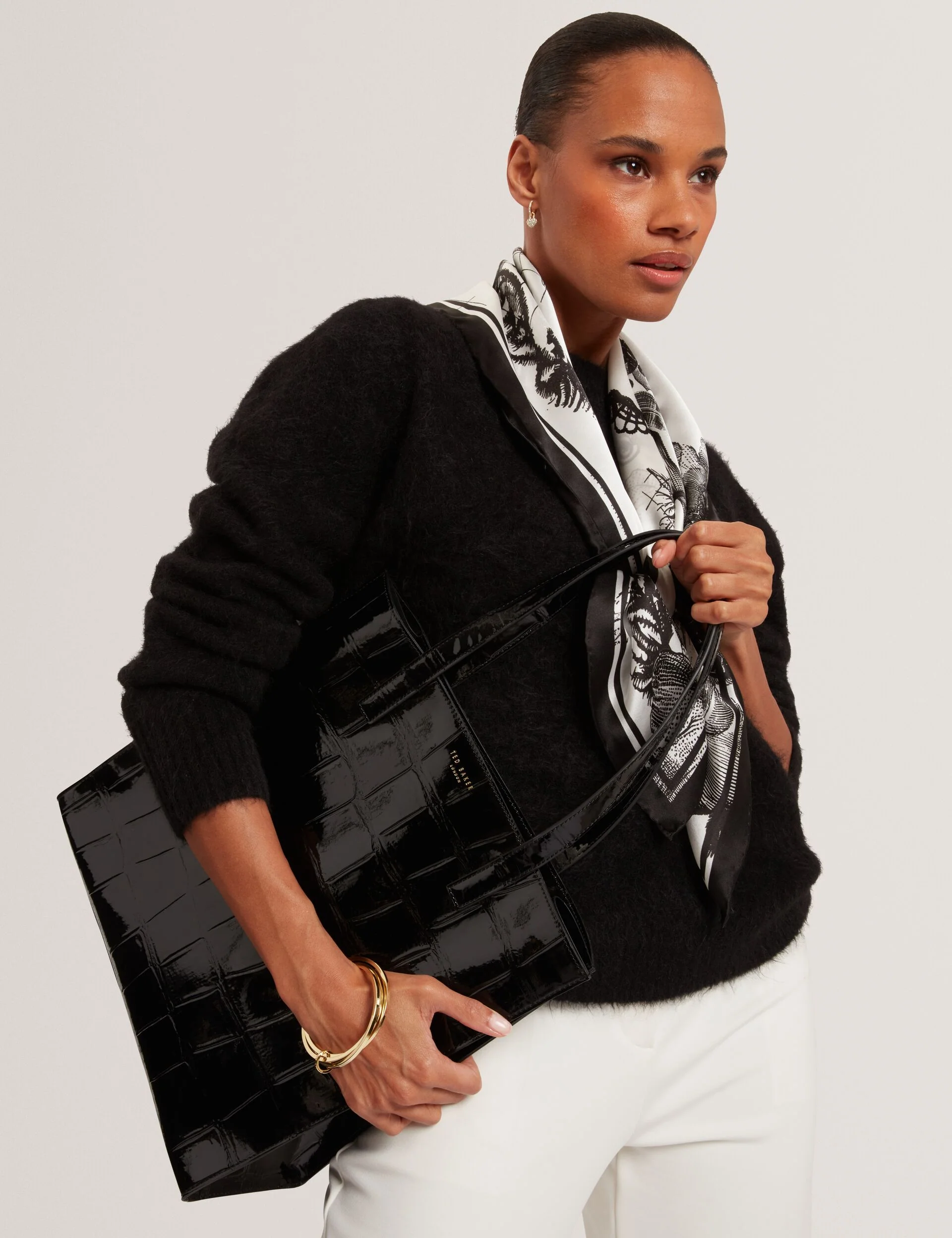 VANNDA | BLACK - Image 2