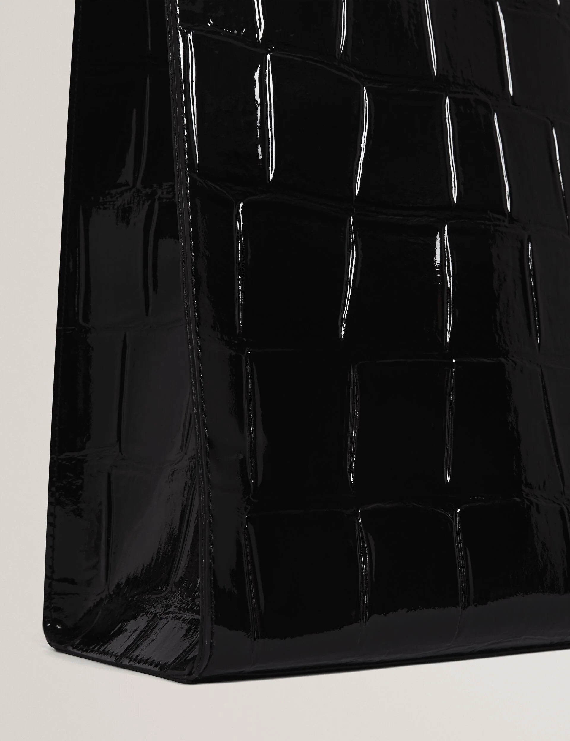VANNDA | BLACK - Image 5