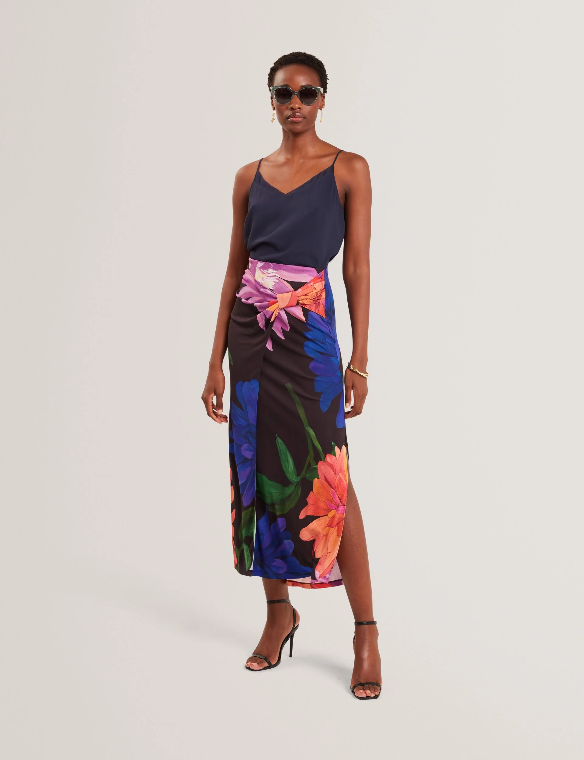 VARNIA | BLACK - Image 2