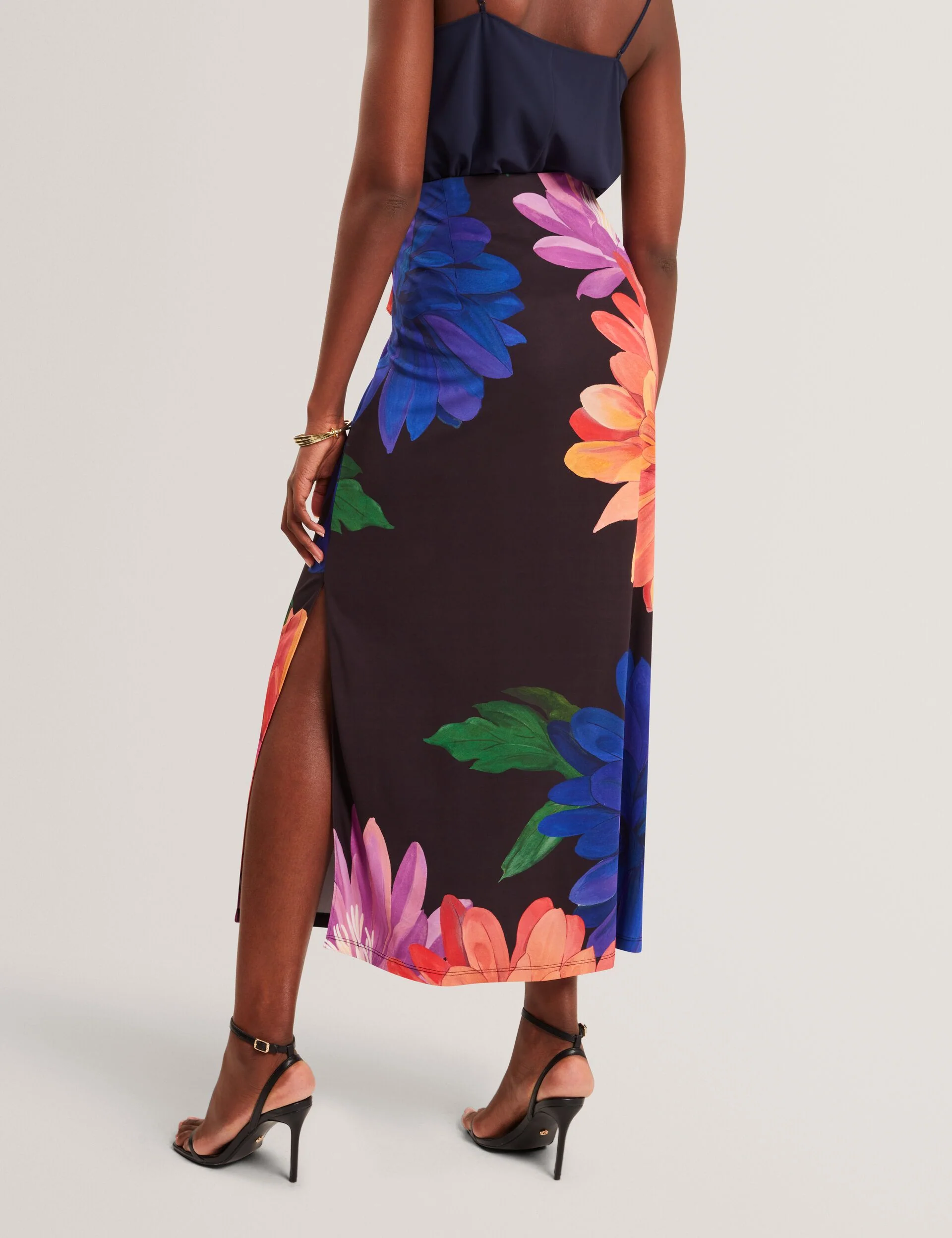 VARNIA | BLACK - Image 5