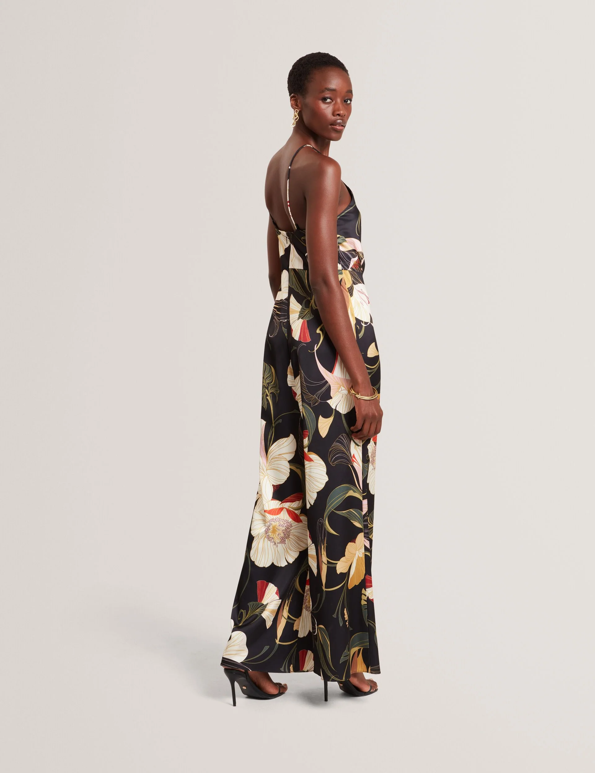 VEHRA | BLACK - Image 5