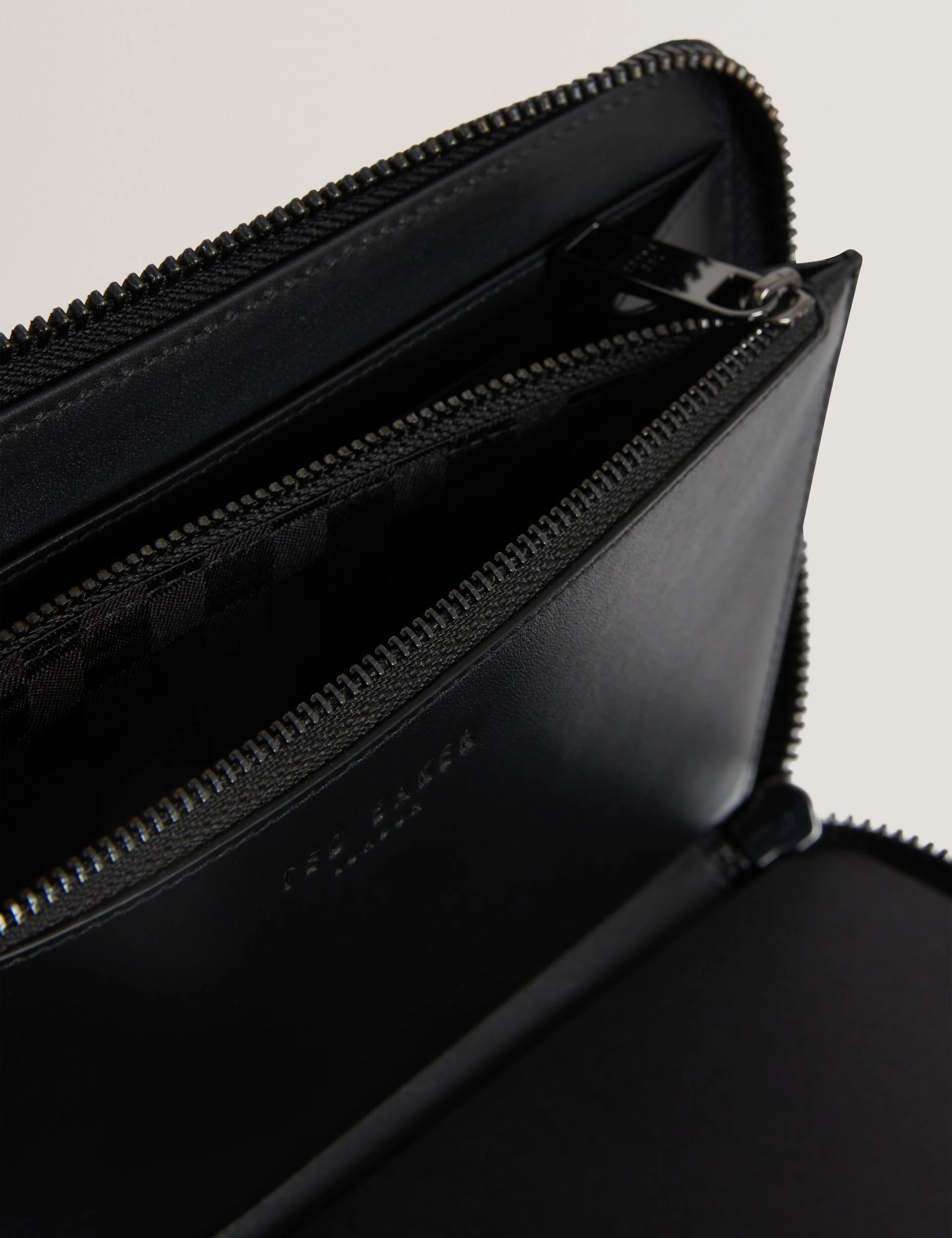 WALIAMS | BLACK - Image 4
