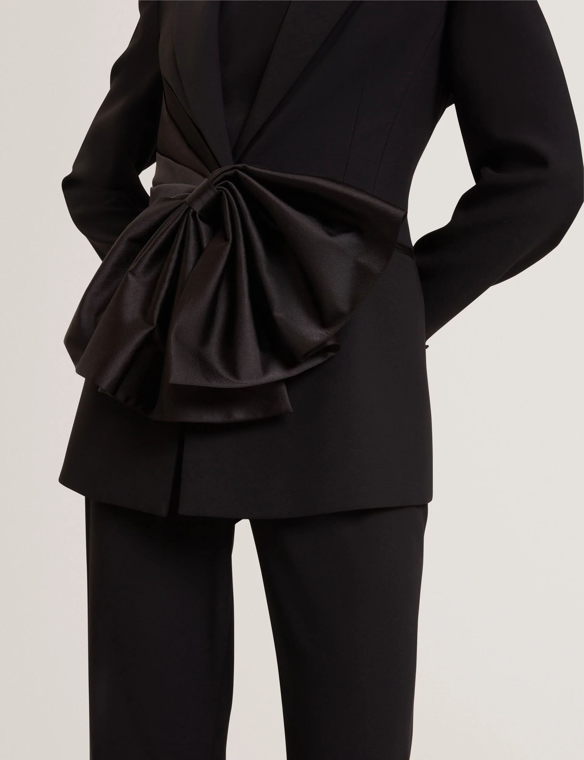 XENI | BLACK - Image 4
