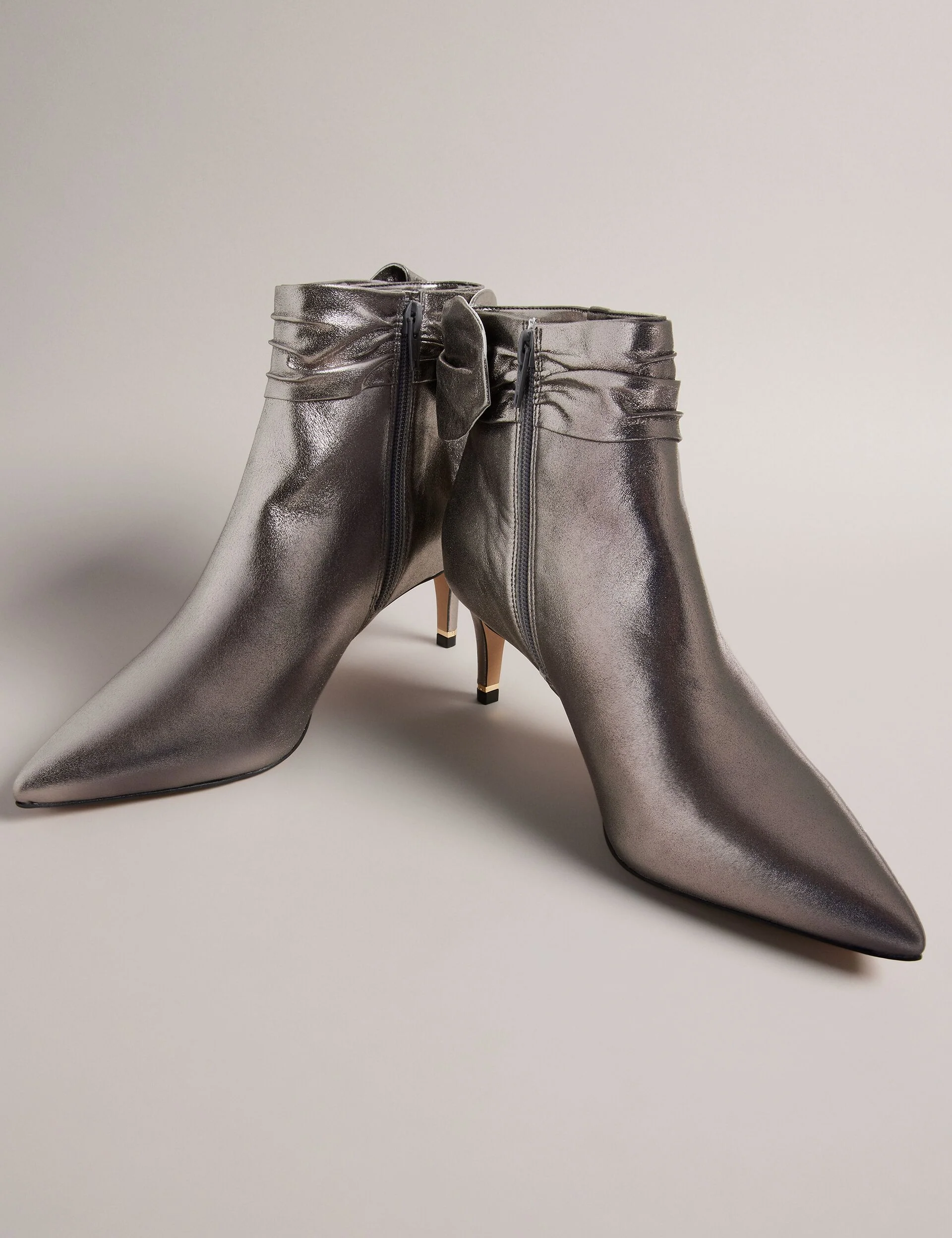 YONA | GUNMETAL - Image 4
