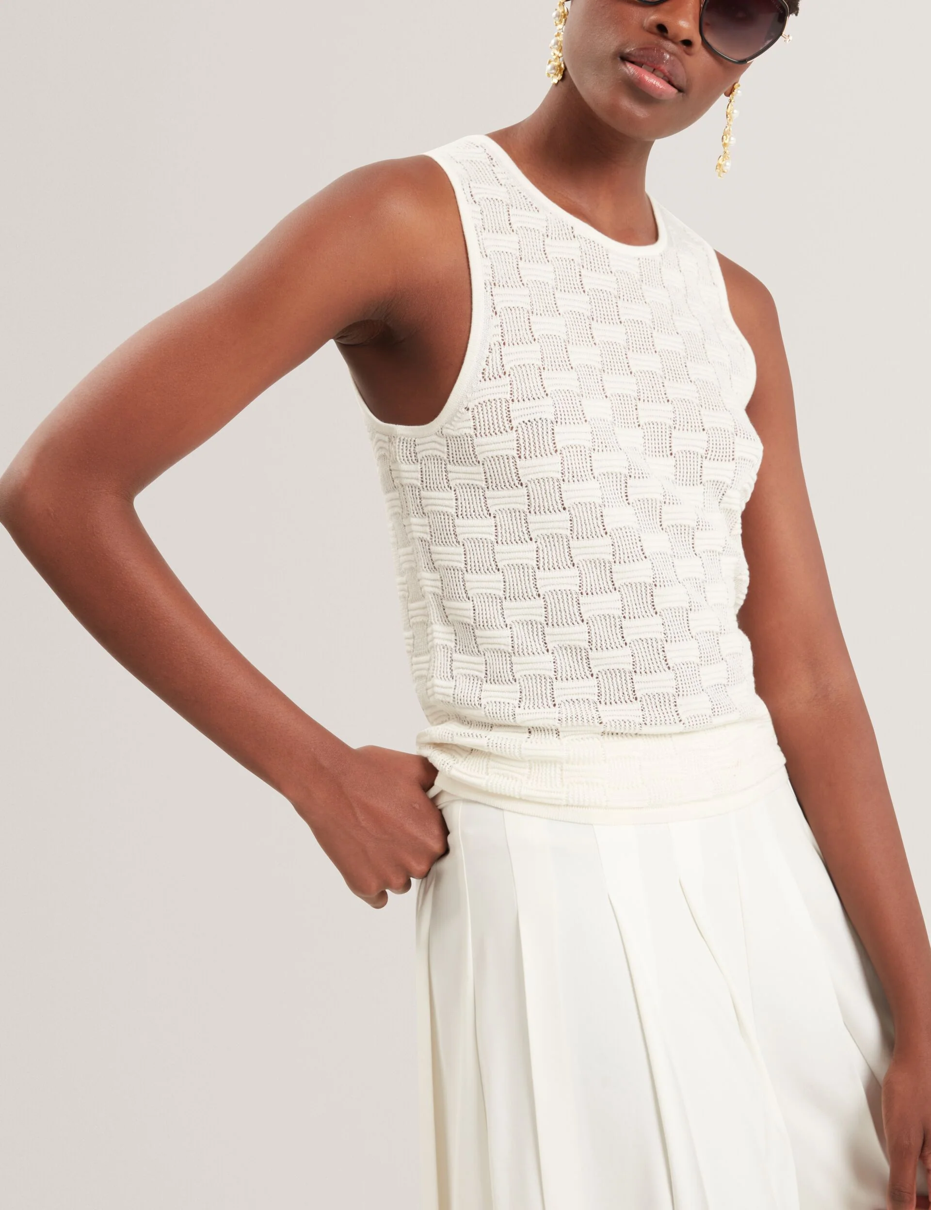 YUNA | WHITE - Image 6